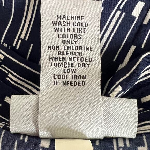 Catherines Womens Blouse 4X Navy White Geometric Button Front Tunic 3/4 Sleeve - Picture 5 of 5